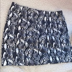 Black, white and gray snake skin skirt